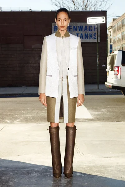 Look 16